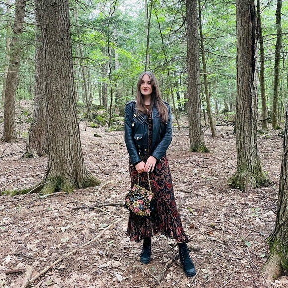 Meet your Posher, Jennifer - Picture 2 of 12